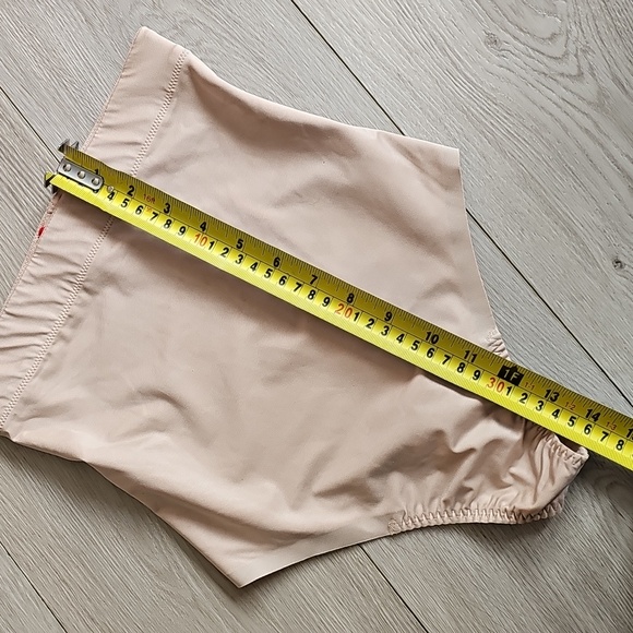 Spanx High Waisted Shaping Underwear, Small, Like New - Picture 12 of 12